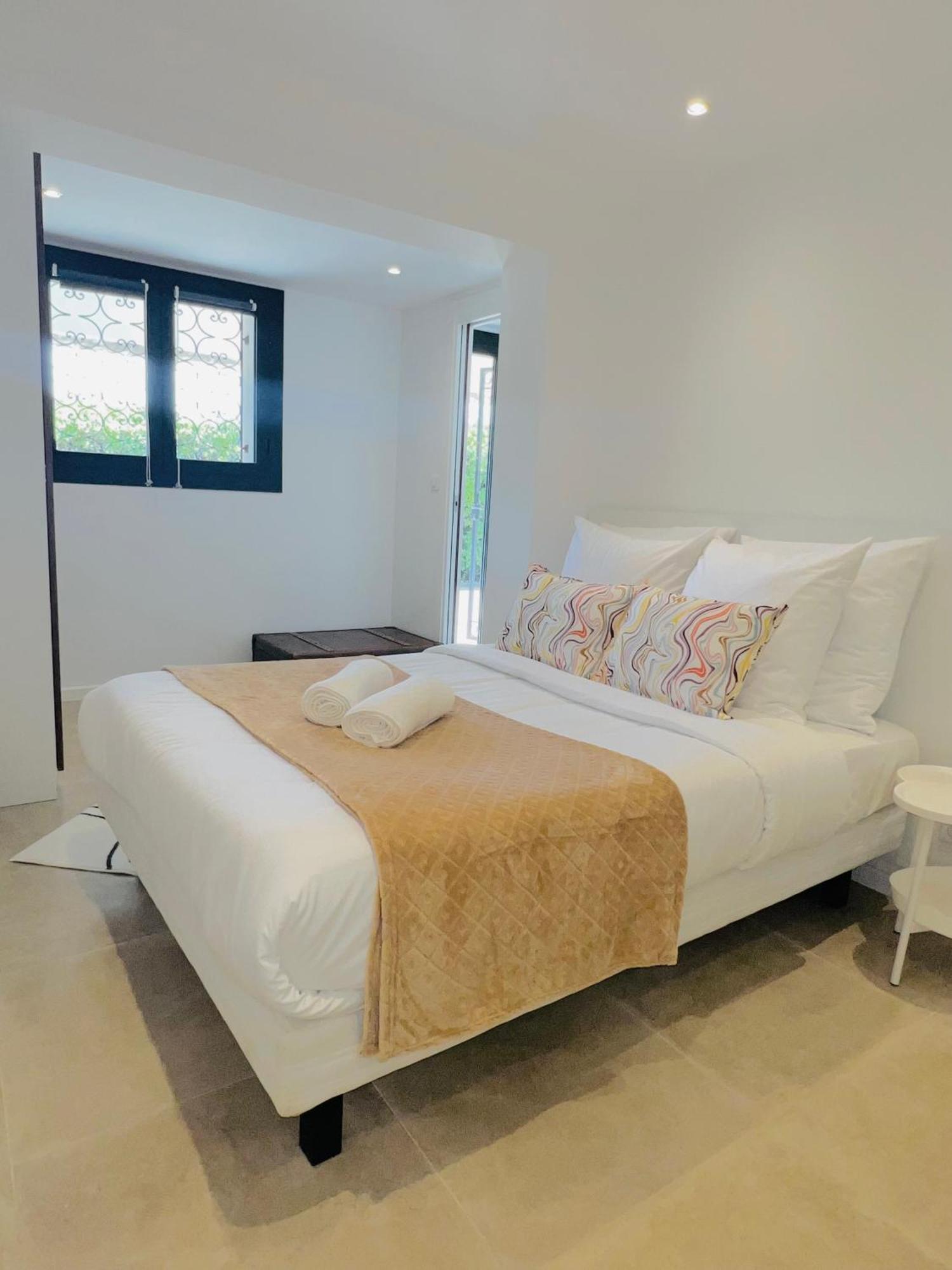 Villa Prestige การ์เกราน ภายนอก รูปภาพ